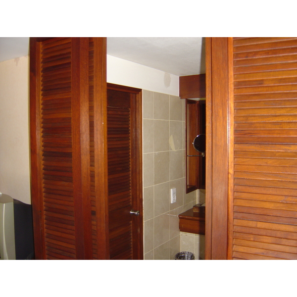 รูปถ่าย เฟรนช์โพลี่นีเซีย(Polynesia) มูเรีย(Moorea) โรงแรมเพิร์ลรีสอร์ต(Pearl Resort Hotel) 2006-04 36