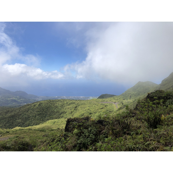รูปถ่าย กวาเดอลูป(Guadeloupe) ภูเขาไฟลากร็องด์ซูฟรีแยร์(La Grande Soufriere) 2021-02 10