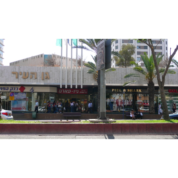 รูปถ่าย อิสราเอล(Israel) เทลอาวีฟ(Tel Aviv) ถนนอิบน์กบีรอล(Ibn Gvirol Street) 2007-06 27