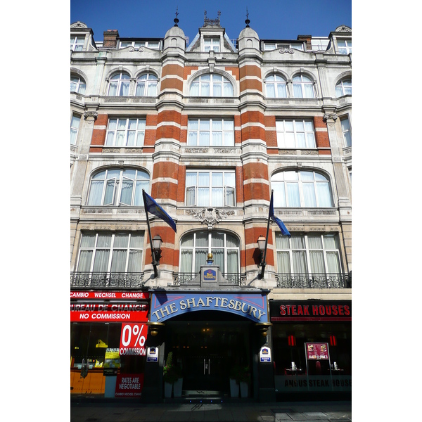 รูปถ่าย อังกฤษ(United Kingdom) ลอนดอน(London) ถนนแชฟตส์เบอรี(Shaftesbury Avenue) 2007-09 51