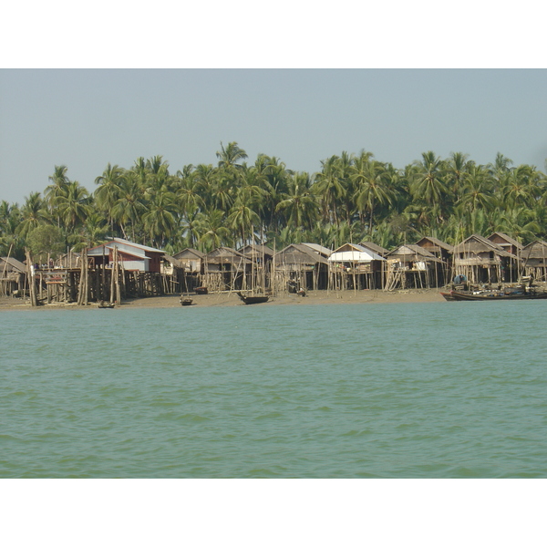 รูปถ่าย พม่า(Myanmar) มะริด(Myeik (Mergui)) 2005-01 193