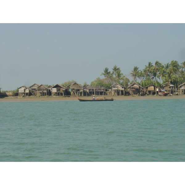 รูปถ่าย พม่า(Myanmar) มะริด(Myeik (Mergui)) 2005-01 176