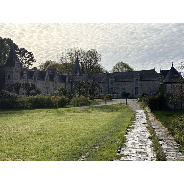 รูปถ่าย ฝรั่งเศส(France) รอชฟอร์-อ็อง-แตร์(Rochefort en terre) 2026-04 34