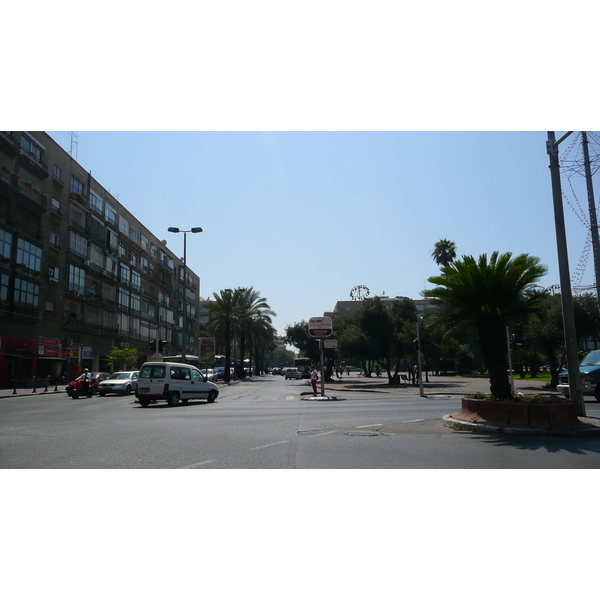 รูปถ่าย อิสราเอล(Israel) เทลอาวีฟ(Tel Aviv) ถนนอิบน์กบีรอล(Ibn Gvirol Street) 2007-06 20