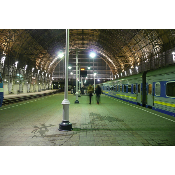 รูปถ่าย รัสเซีย(Russia) มอสโก(Moscow) สถานีรถไฟเคียฟสกี(Kiyevsky Railway Station) 2007-11 0