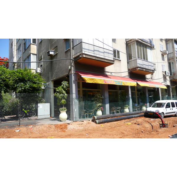 รูปถ่าย อิสราเอล(Israel) เทลอาวีฟ(Tel Aviv) ถนนอิบน์กบีรอล(Ibn Gvirol Street) 2007-06 44