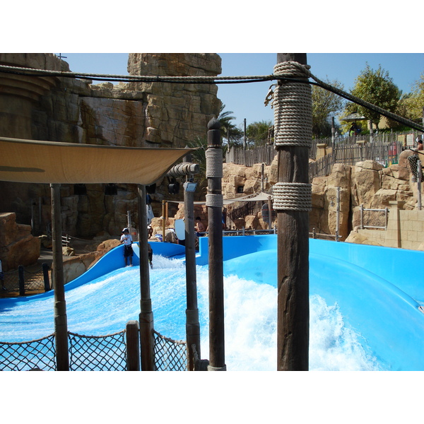 รูปถ่าย สหรัฐอาหรับเอมิเรตส์(United Arab Emirates) ดูไบ(Dubai) สวนน้ำไวลด์วาดี(Wild Wadi) 2007-03 184