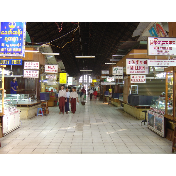 รูปถ่าย พม่า(Myanmar) ย่างกุ้ง(Yangon) 2005-01 227