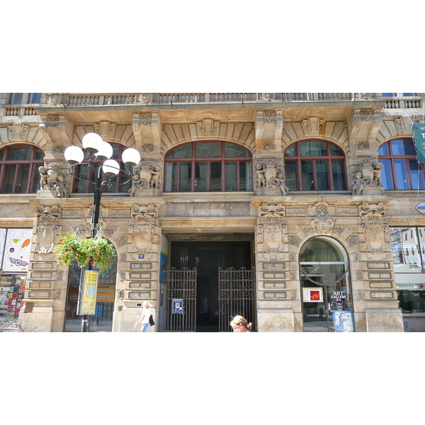 รูปถ่าย สาธารณรัฐเช็ก(Czech Republic) ปราก(Prague) 28 ริจ์นา(28 Rijna) 2007-07 0