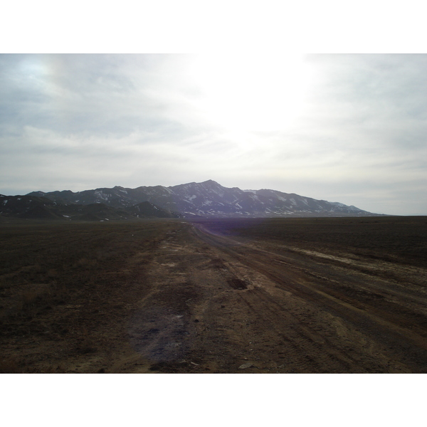 รูปถ่าย คาซัคสถาน(Kazakhstan) ถนนจากอัลมาตีไปหุบผาชารึน(Almaty to Charyn Canyon road) 2007-03 68