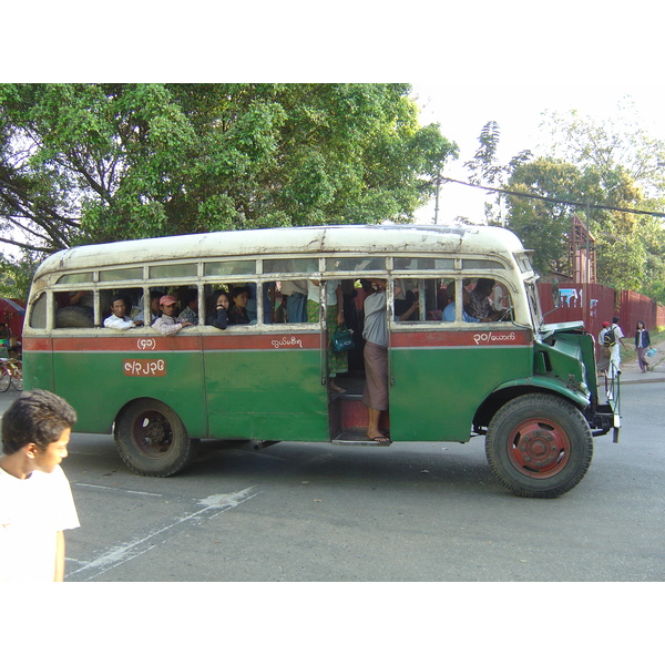 รูปถ่าย พม่า(Myanmar) ย่างกุ้ง(Yangon) 2005-01 13
