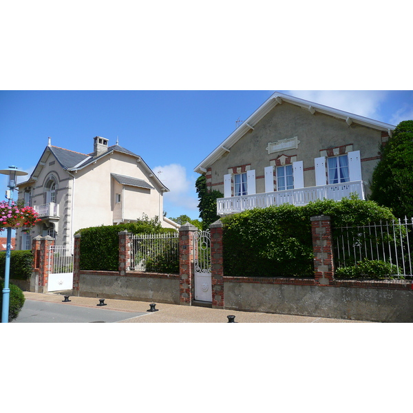 รูปถ่าย ฝรั่งเศส(France) เพรฟาย(Prefailles) ถนนกร็องด์รู(Grande Rue) 2007-07 9