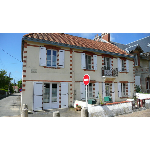 รูปถ่าย ฝรั่งเศส(France) เพรฟาย(Prefailles) ถนนกร็องด์รู(Grande Rue) 2007-07 5