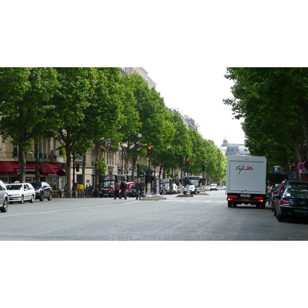 รูปถ่าย ฝรั่งเศส(France) ปารีส(Paris) บูเลอวาร์ด  มาเลแอร์บ(Boulevard Malesherbes) 2007-05 30