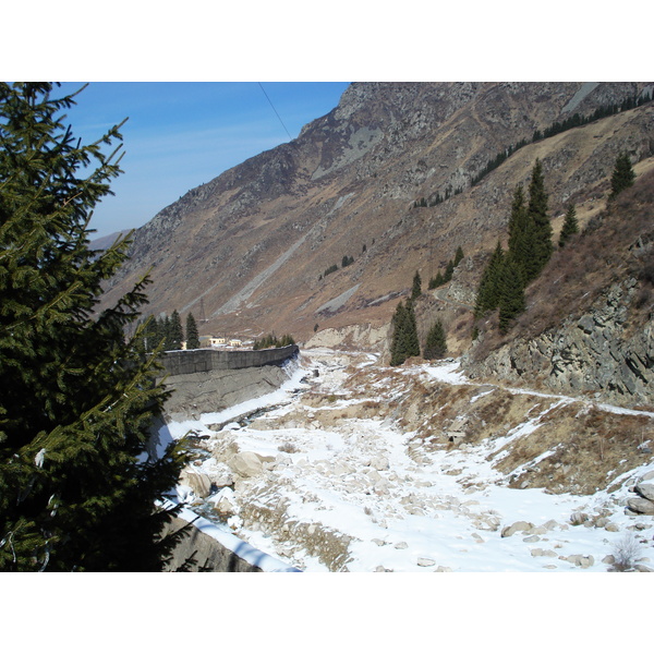 รูปถ่าย คาซัคสถาน(Kazakhstan) อุทยานแห่งชาติอีเลอาลาเตา(Ile Alatau National Park) 2007-03 30