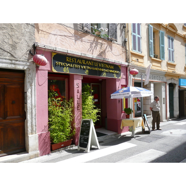 รูปถ่าย ฝรั่งเศส(France) วังซ์(Vence) ถนนอ็องรี-อีนาร์(Avenue H. Isnard) 2007-07 28