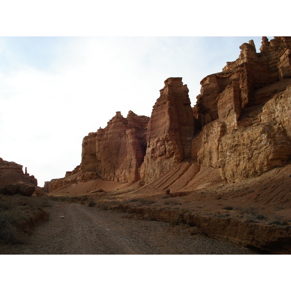รูปถ่าย คาซัคสถาน(Kazakhstan) หุบผาชารึน(Charyn Canyon) 2007-03 20
