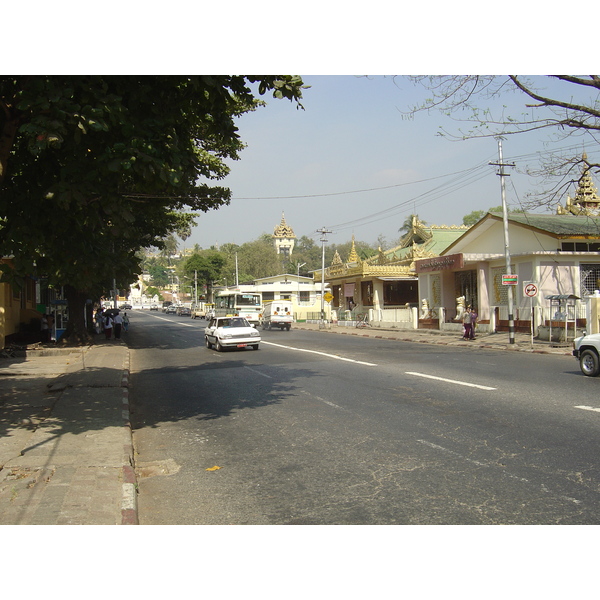 รูปถ่าย พม่า(Myanmar) ย่างกุ้ง(Yangon) 2005-01 259