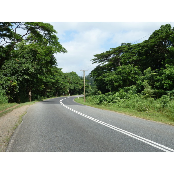 รูปถ่าย ฟิจิ(Fiji) ถนนจากนาดีไปนาตาโดลา(Nadi to Natadola road) 2010-05 96
