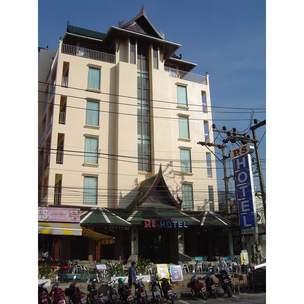 รูปถ่าย ไทย(Thailand) ภูเก็ต(Phuket) ป่าตอง(Patong) ถนนสาย 2(2nd Road) 2005-12 30