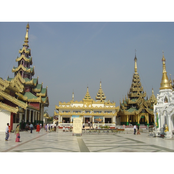 รูปถ่าย พม่า(Myanmar) ย่างกุ้ง(Yangon) พระมหาเจดีย์ชเวกากอง(Shwedagon Pagoda) 2005-01 11