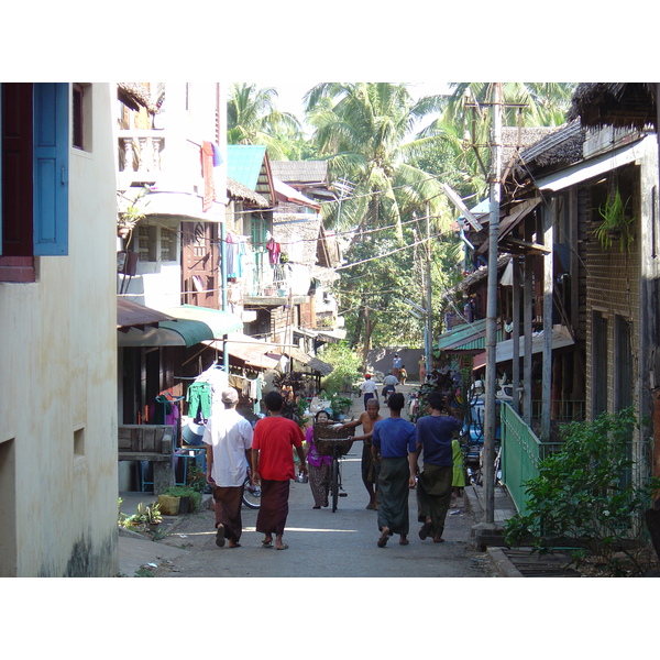 รูปถ่าย พม่า(Myanmar) มะริด(Myeik (Mergui)) 2005-01 52