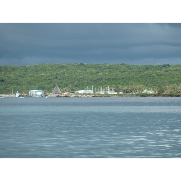 รูปถ่าย นิวแคลิโดเนีย(New Caledonia) เกาะลีฟู(Lifou) อ่าวชาโตบรีย็อง(Chateaubriand Bay) 2010-05 46