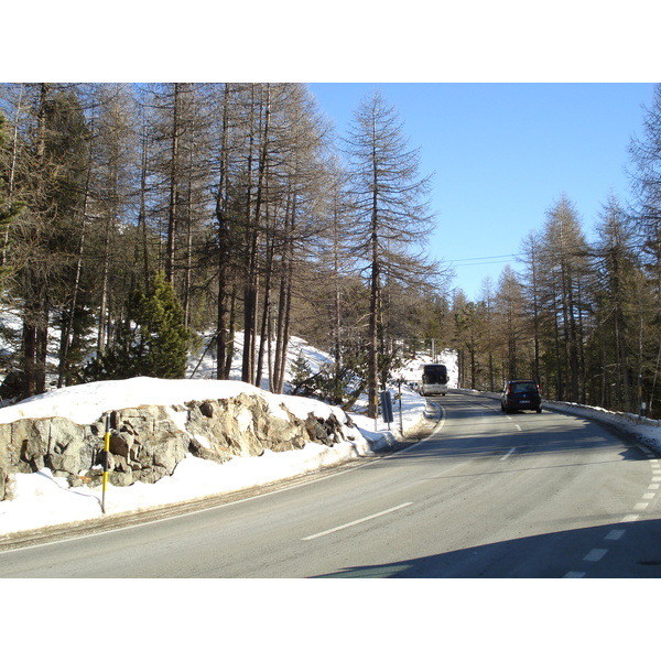 รูปถ่าย สวิสเซอร์แลนด์(Switzerland) จากปอนเตรซีนาไปลาโกเบียนโก(From Pontresina to Lago Bianco) 2007-01 84