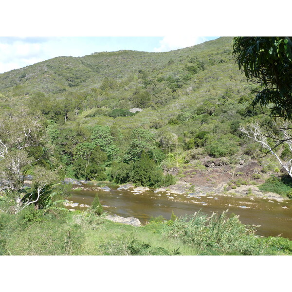 รูปถ่าย นิวแคลิโดเนีย(New Caledonia) ถนนจากตงตูตาไปทีโอ(Tontouta to Thio road) 2010-05 11
