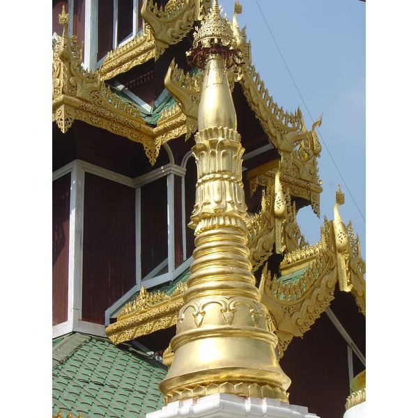 รูปถ่าย พม่า(Myanmar) ย่างกุ้ง(Yangon) พระมหาเจดีย์ชเวกากอง(Shwedagon Pagoda) 2005-01 22