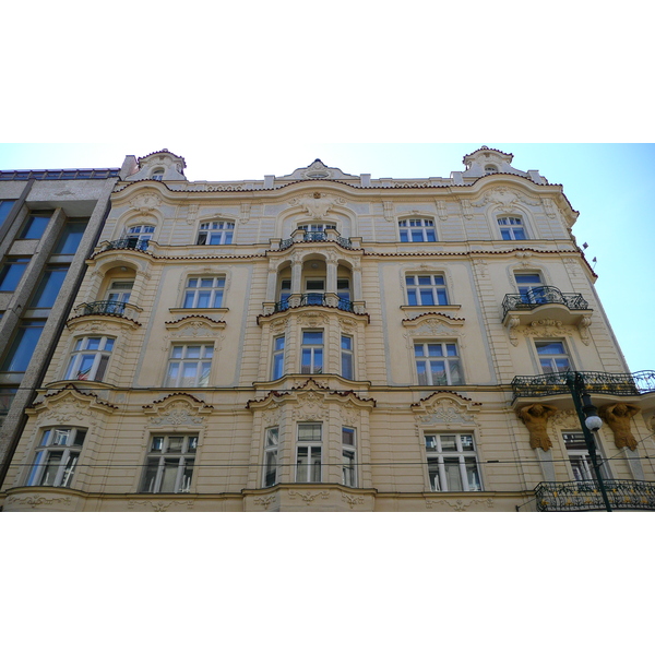 รูปถ่าย สาธารณรัฐเช็ก(Czech Republic) ปราก(Prague) 17 ลิสโตปาดื(17 Listopadu) 2007-07 22