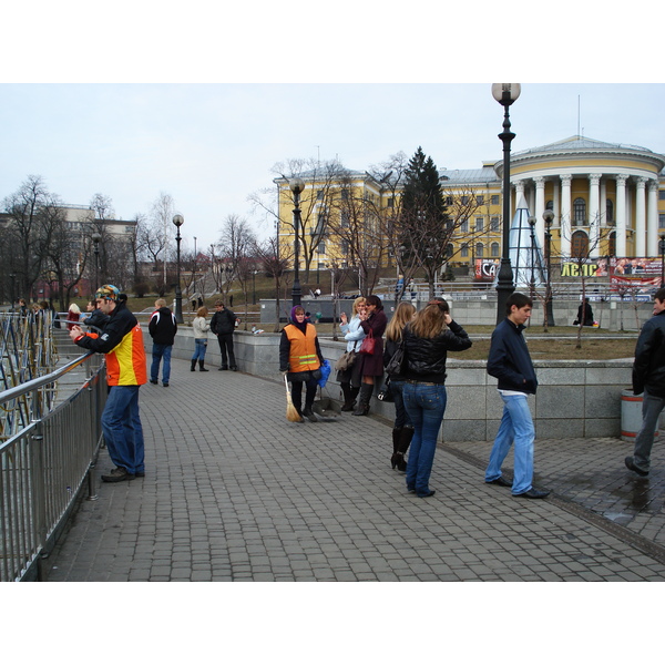 รูปถ่าย ยูเครน(Ukraine) เคียฟ(Kiev) ถนนเครชชาตือค(Kreschatyk Street) 2007-03 19