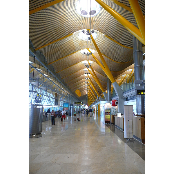 รูปถ่าย สเปน(Spain) มาดริค(Madrid) ท่าอากาศยานบาราคัส(Barajas Airport) 2007-09 52
