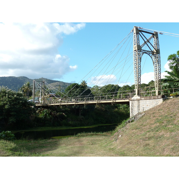 รูปถ่าย นิวแคลิโดเนีย(New Caledonia) ถนนจากกานาลาไปลาฟัว(Canala to La Foa road) 2010-05 30