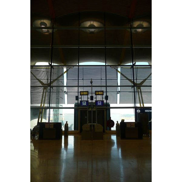 รูปถ่าย สเปน(Spain) มาดริค(Madrid) ท่าอากาศยานบาราคัส(Barajas Airport) 2007-09 44