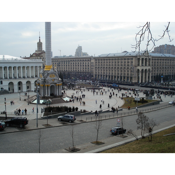 รูปถ่าย ยูเครน(Ukraine) เคียฟ(Kiev) ถนนเครชชาตือค(Kreschatyk Street) 2007-03 21