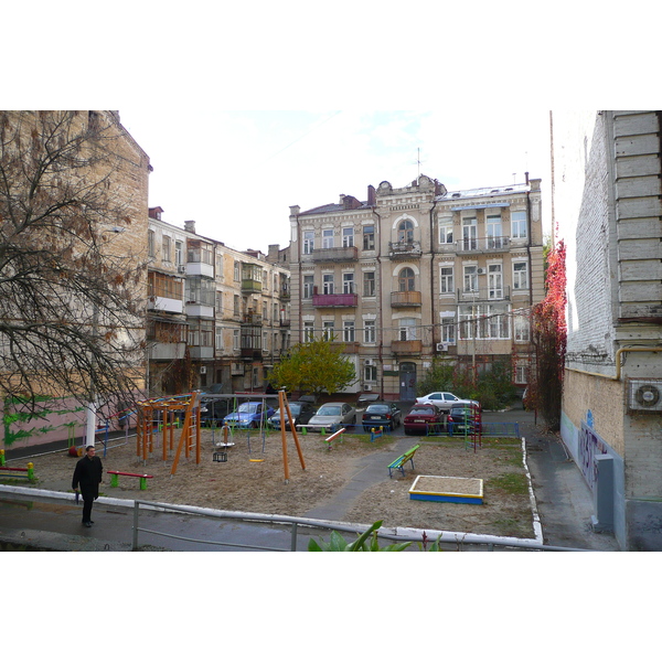 รูปถ่าย ยูเครน(Ukraine) เคียฟ(Kiev) กูเดรียเวท(Kudriavets) 2007-11 13