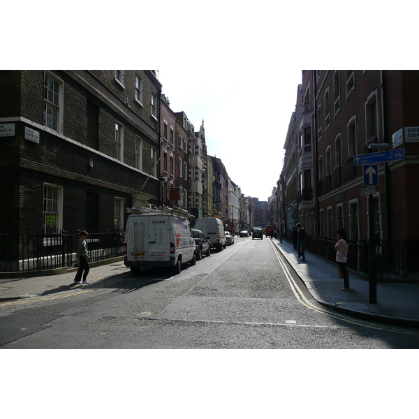 รูปถ่าย อังกฤษ(United Kingdom) ลอนดอน(London) จัตุรัสโซโห(Soho Square) 2007-09 10