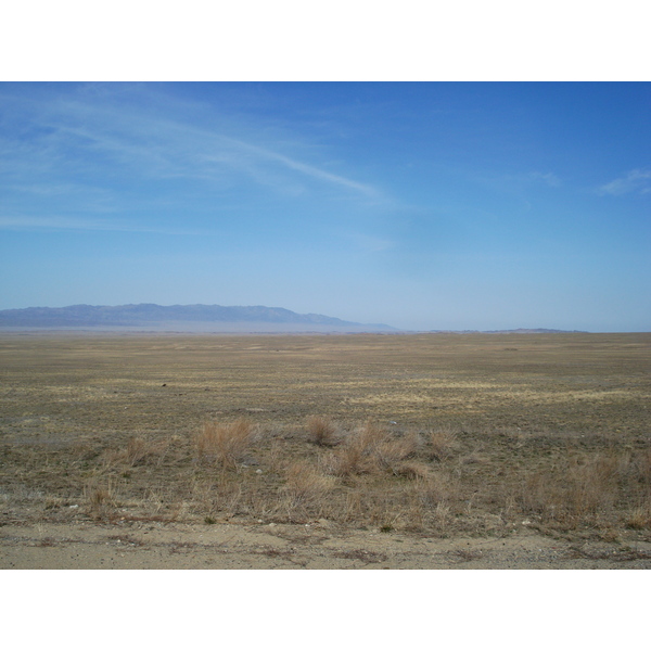 รูปถ่าย คาซัคสถาน(Kazakhstan) ถนนจากอัลมาตีไปหุบผาชารึน(Almaty to Charyn Canyon road) 2007-03 192