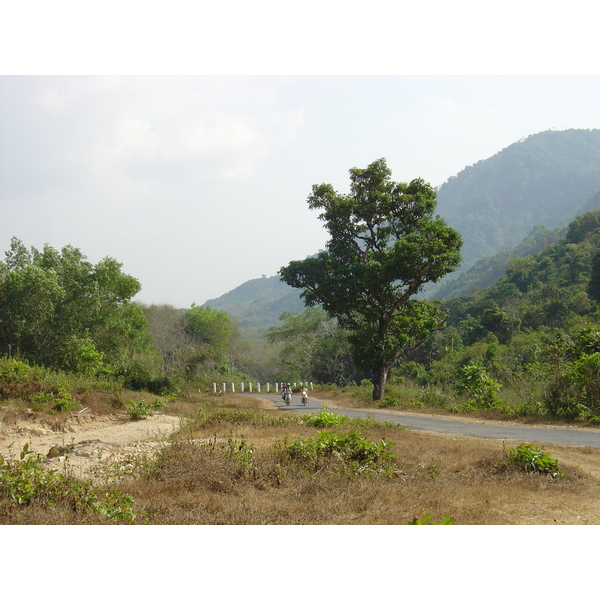 รูปถ่าย พม่า(Myanmar) ถนนจากทวายไปหาดหม่องมะกัน(Road from Dawei to Maungmagan beach) 2005-01 30