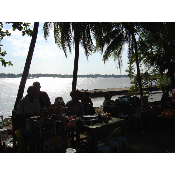 รูปถ่าย พม่า(Myanmar) ย่างกุ้ง(Yangon) 2005-01 92