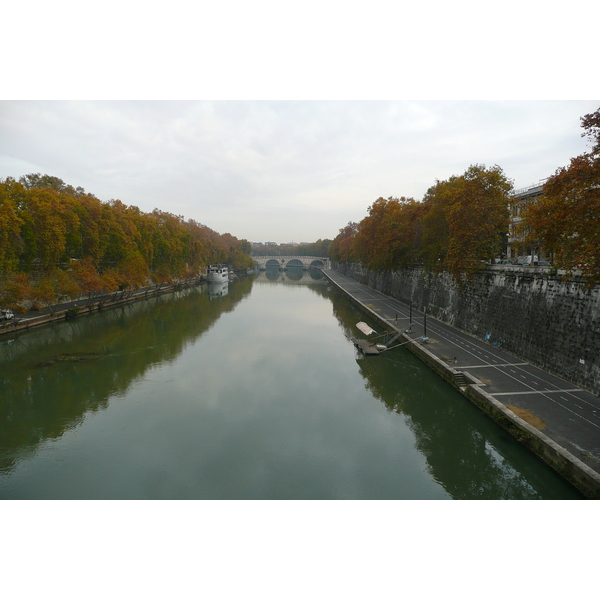 รูปถ่าย อิตาลี(Italy) โรม(Rome) ถนนริมน้ำจานีโกเลนเซ(Lungotevere Gianicolense) 2007-11 12