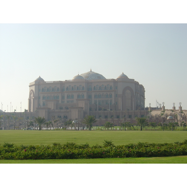 รูปถ่าย สหรัฐอาหรับเอมิเรตส์(United Arab Emirates) อาบูดาบี(Abu Dhabi) 2005-09 21