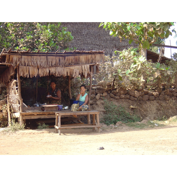 รูปถ่าย พม่า(Myanmar) ถนนจากทวายไปหาดหม่องมะกัน(Road from Dawei to Maungmagan beach) 2005-01 6