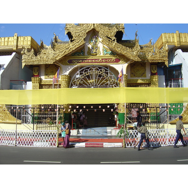 รูปถ่าย พม่า(Myanmar) ย่างกุ้ง(Yangon) 2005-01 140