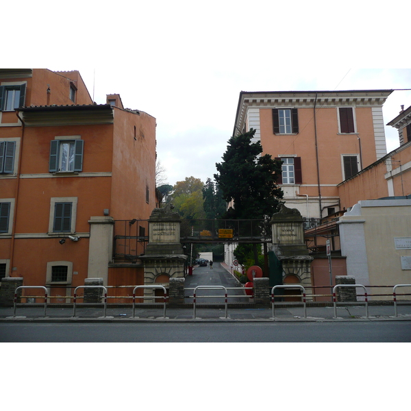 รูปถ่าย อิตาลี(Italy) โรม(Rome) ถนนริมน้ำจานีโกเลนเซ(Lungotevere Gianicolense) 2007-11 40