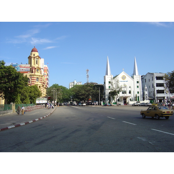 รูปถ่าย พม่า(Myanmar) ย่างกุ้ง(Yangon) 2005-01 184