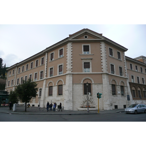 รูปถ่าย อิตาลี(Italy) โรม(Rome) ถนนริมน้ำอินซัสเซีย(Lungotevere in Sassia) 2007-11 0