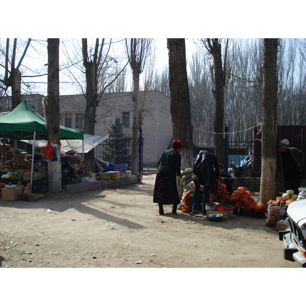 รูปถ่าย คาซัคสถาน(Kazakhstan) ถนนจากอัลมาตีไปหุบผาชารึน(Almaty to Charyn Canyon road) 2007-03 146