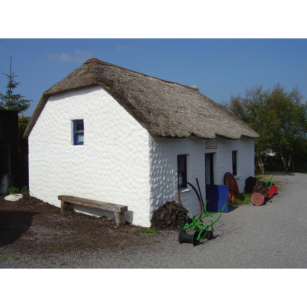 รูปถ่าย ไอร์แลนด์(Ireland) หมู่บ้านคอร์รี่บ็อก(Kerry Bog village) 2004-05 4